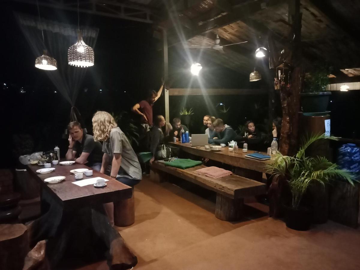 Happy Bungalow & Trekking Banlung Екстер'єр фото