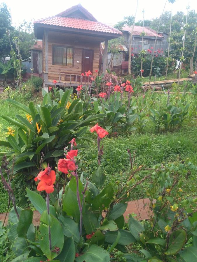 Happy Bungalow & Trekking Banlung Екстер'єр фото